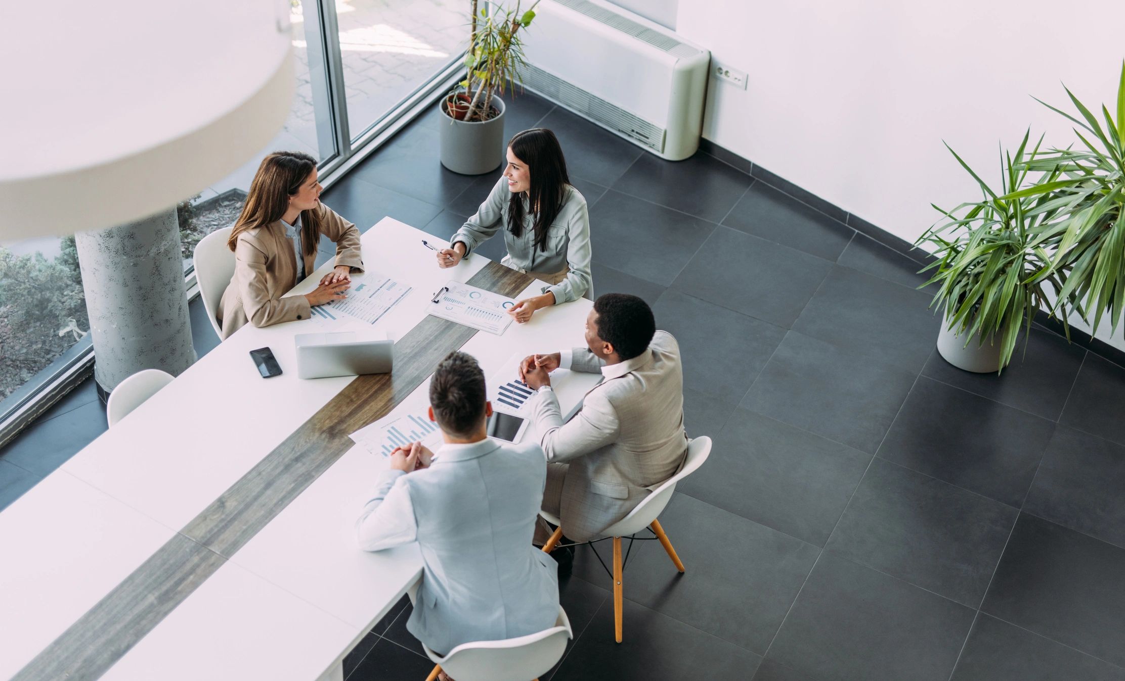 Business team planning an online advertising strategy